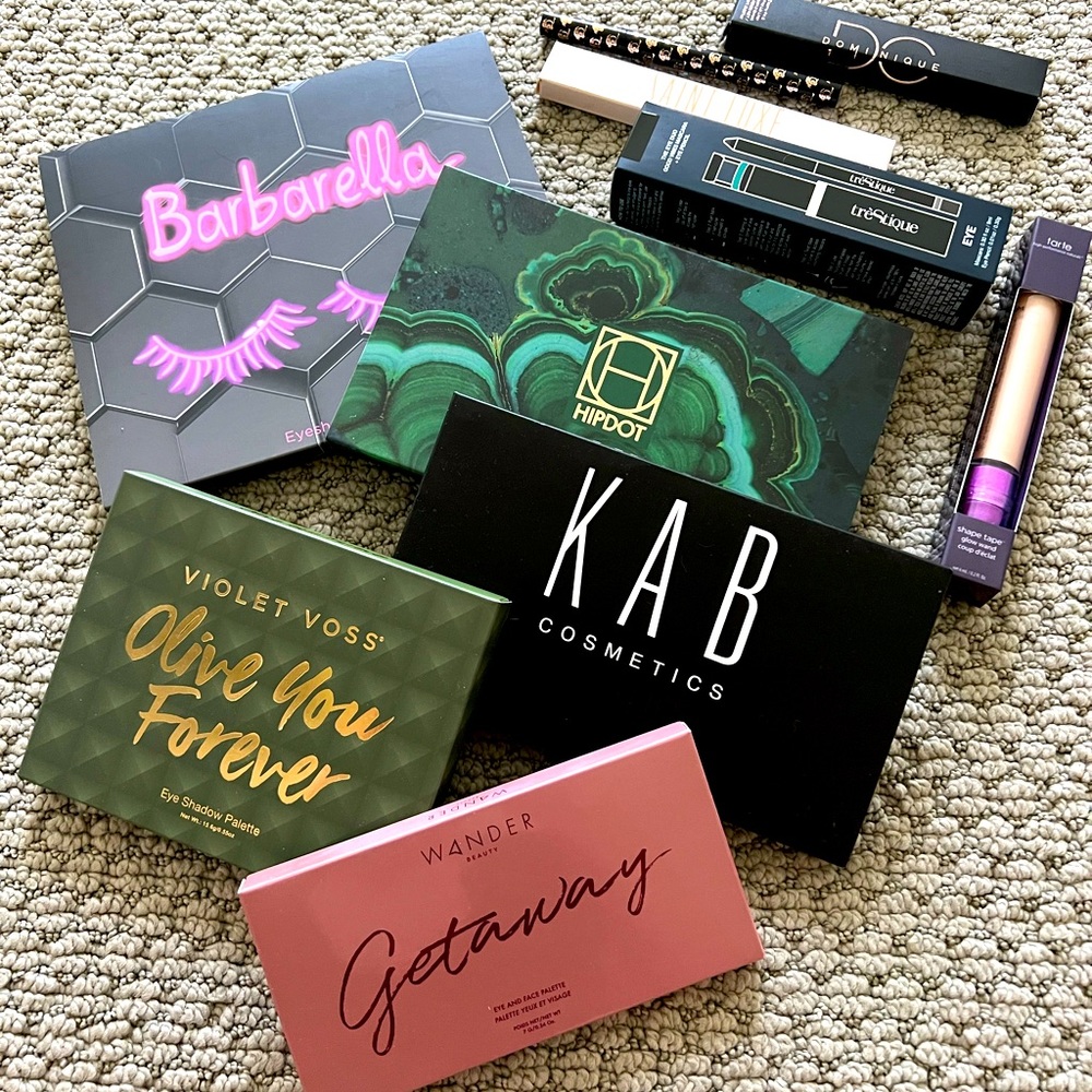 Makeup lot - 5 eye shadow pallets